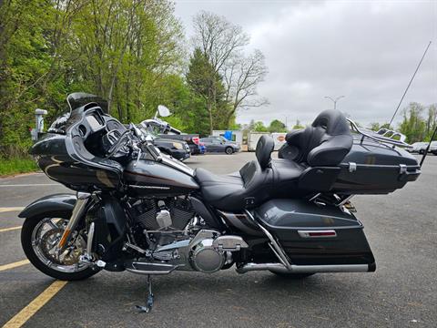 2016 Harley-Davidson CVO ROAD GLIDE ULTRA in West Long Branch, New Jersey - Photo 5