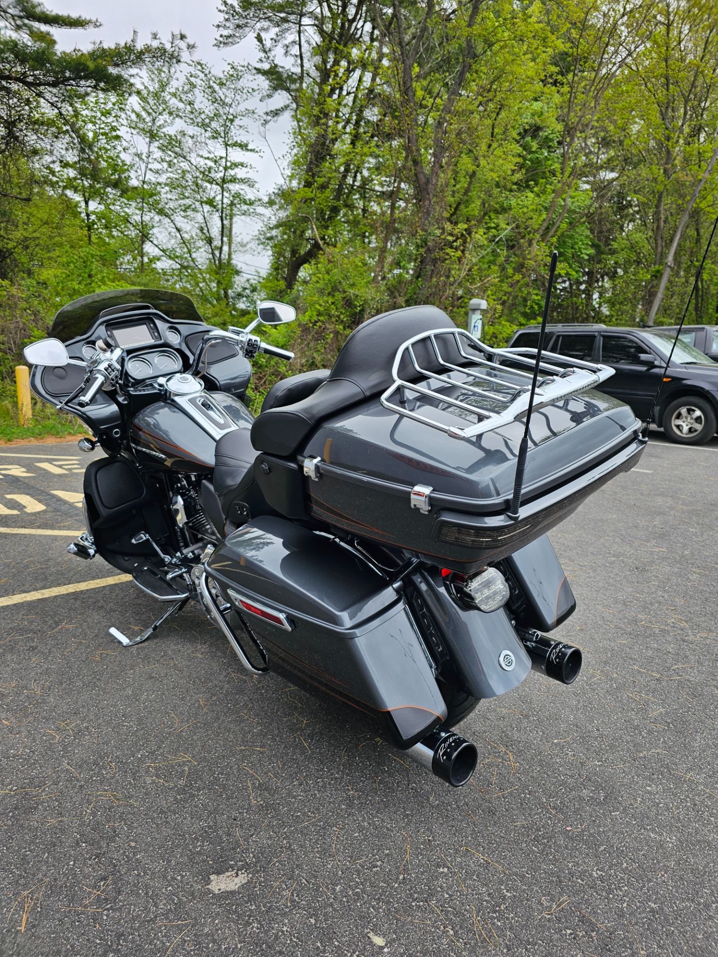 2016 Harley-Davidson CVO ROAD GLIDE ULTRA in West Long Branch, New Jersey - Photo 6