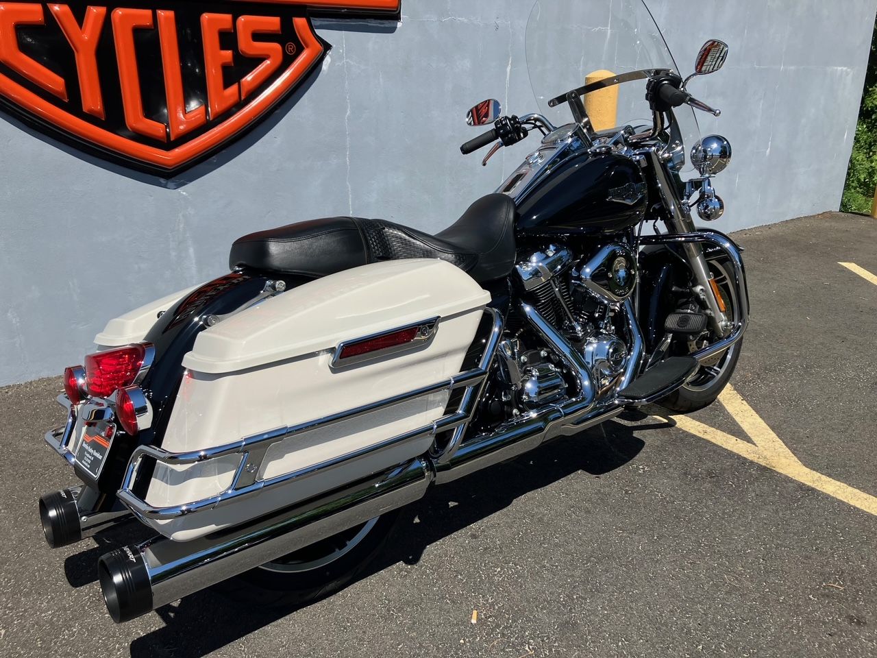 2022 Harley-Davidson ROAD KING in West Long Branch, New Jersey - Photo 3