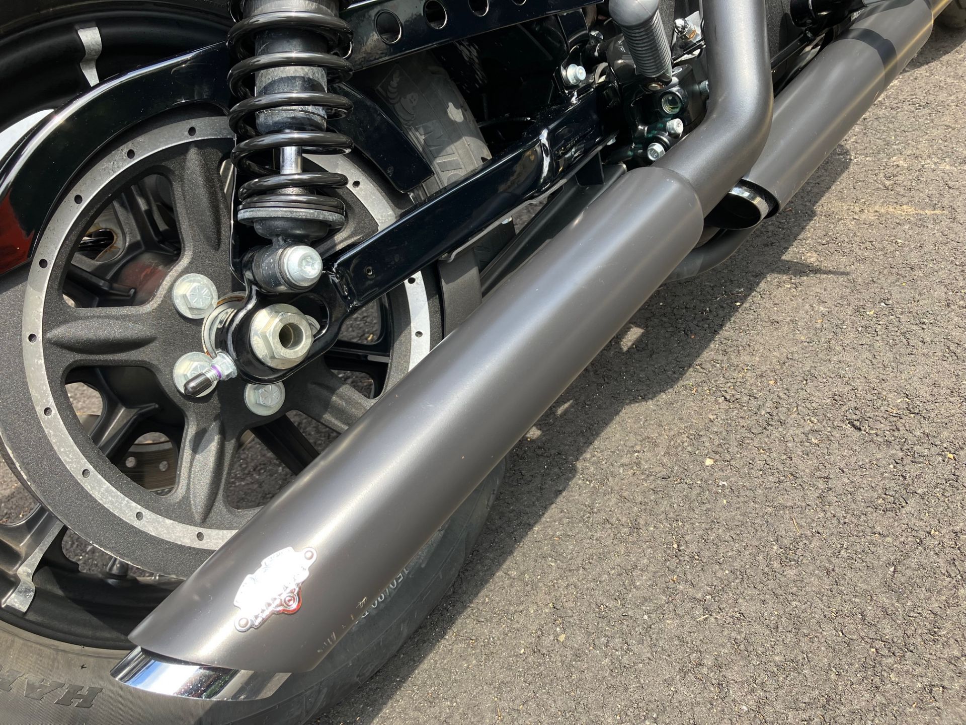2020 Harley-Davidson IRON 883 in West Long Branch, New Jersey - Photo 9