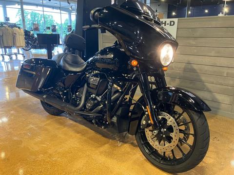 2018 Harley-Davidson STREET GLIDE SPECIAL in West Long Branch, New Jersey - Photo 2