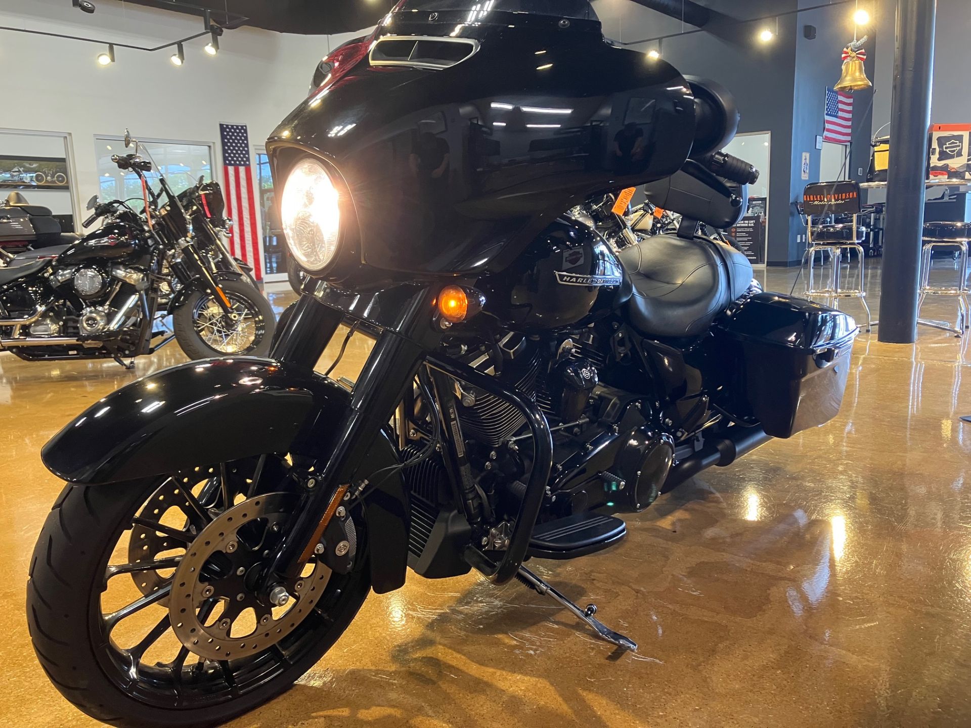2018 Harley-Davidson STREET GLIDE SPECIAL in West Long Branch, New Jersey - Photo 4