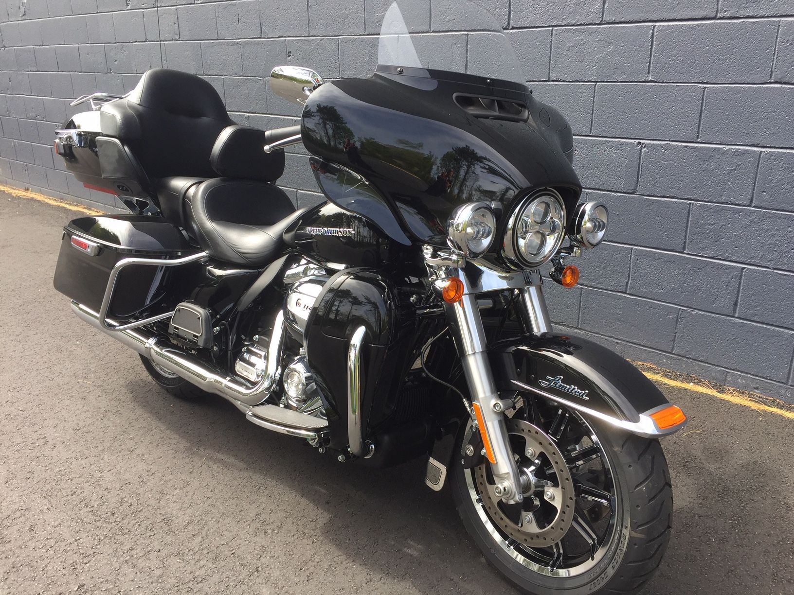 2019 Harley-Davidson ULTRA LIMITED in West Long Branch, New Jersey - Photo 2