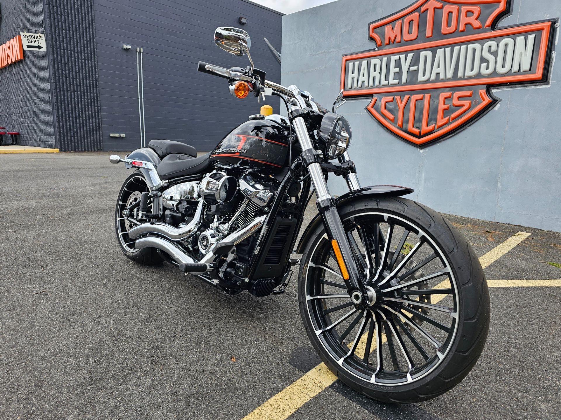 2023 Harley-Davidson Breakout® in West Long Branch, New Jersey - Photo 2