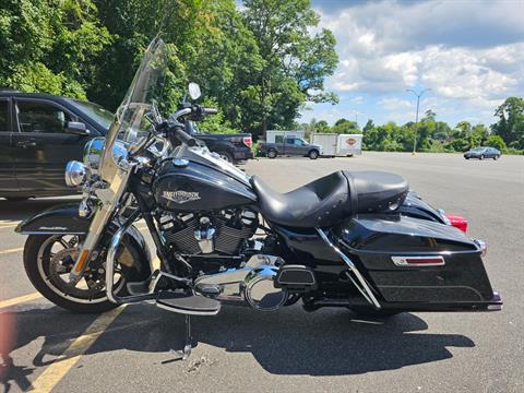 2017 Harley-Davidson ROAD KING in West Long Branch, New Jersey - Photo 5