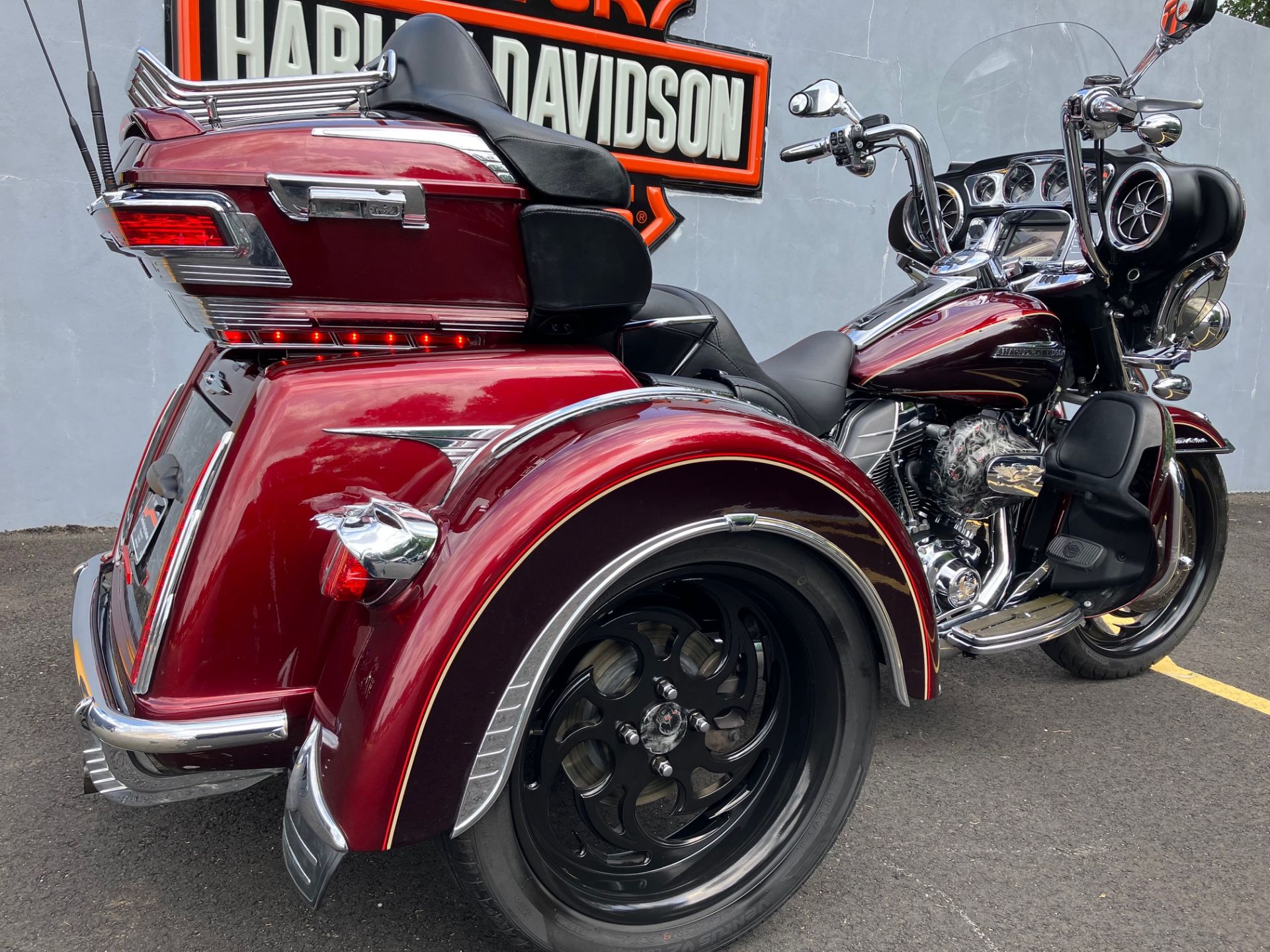 2014 Harley-Davidson TRI GLIDE ULTRA CLASSIC in West Long Branch, New Jersey - Photo 3