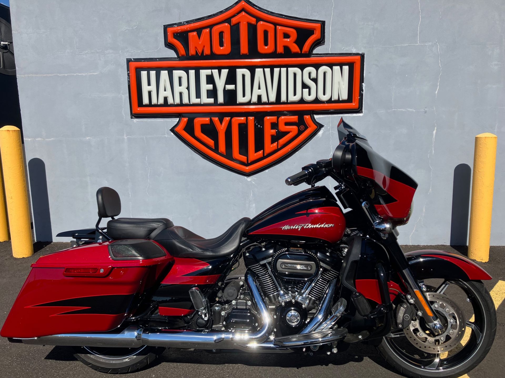 2017 Harley-Davidson CVO STREET GLIDE in West Long Branch, New Jersey - Photo 1