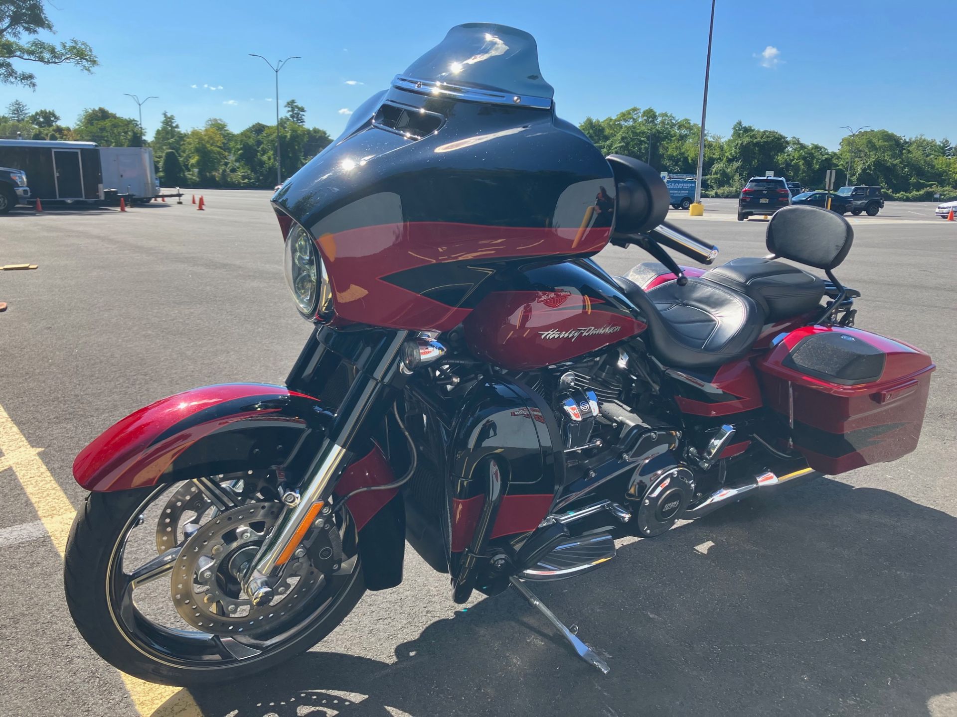 2017 Harley-Davidson CVO STREET GLIDE in West Long Branch, New Jersey - Photo 4