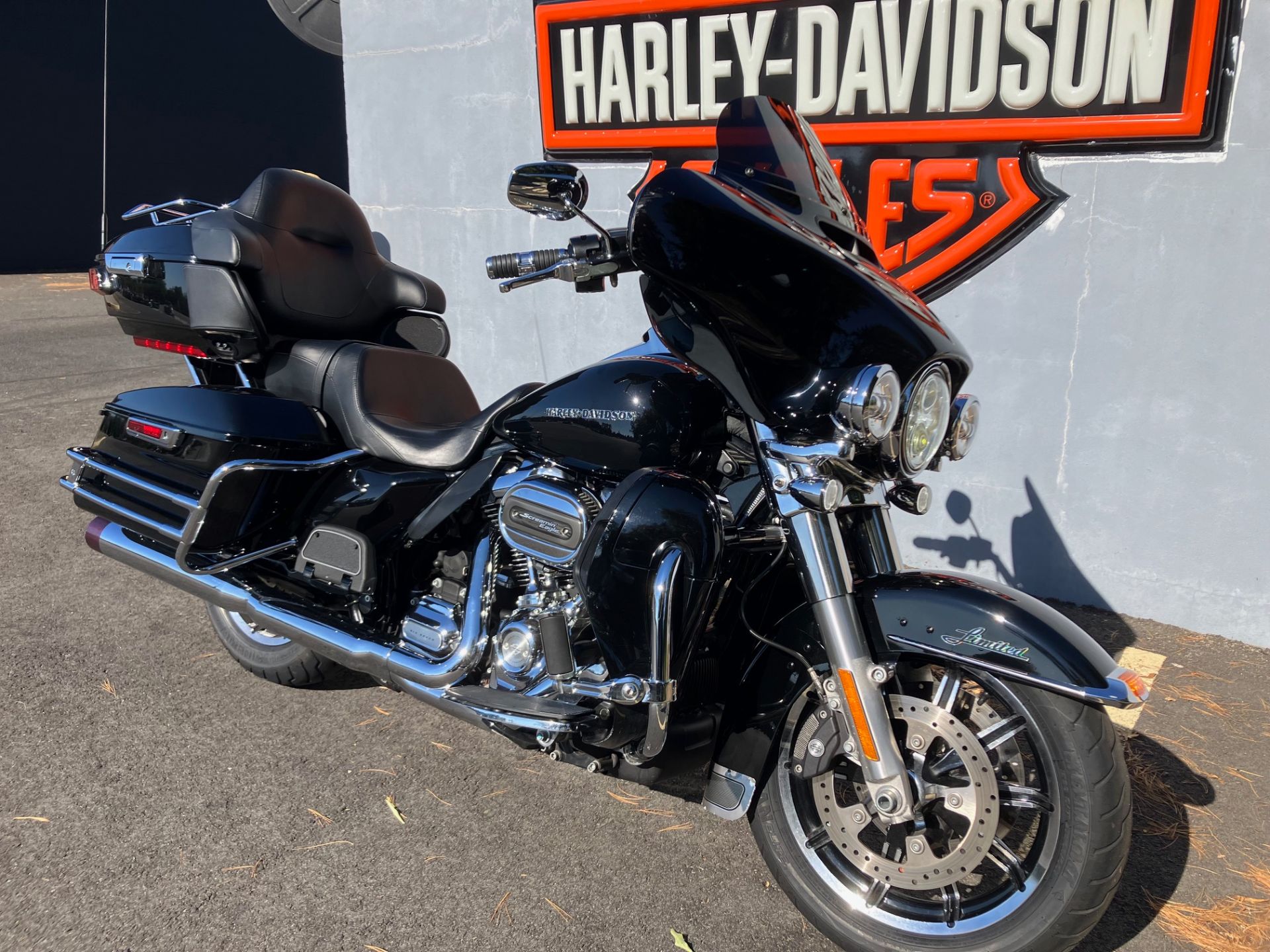 2018 Harley-Davidson ULTRA LIMITED in West Long Branch, New Jersey - Photo 2