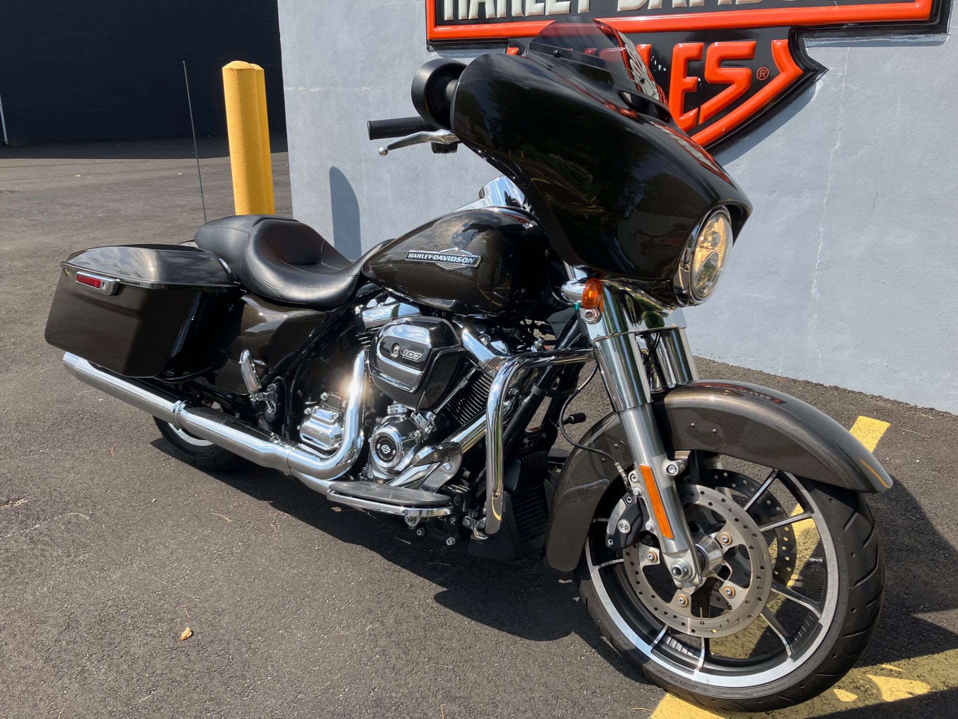 2021 Harley-Davidson STREET GLIDE in West Long Branch, New Jersey - Photo 2