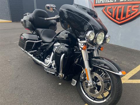 2017 Harley-Davidson ULTRA LIMITED LOW in West Long Branch, New Jersey - Photo 2
