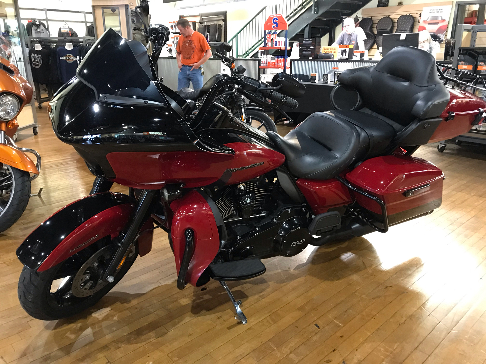 2020 Harley-Davidson ROADGLIDE LIMITED in Lakewood, New Jersey - Photo 6