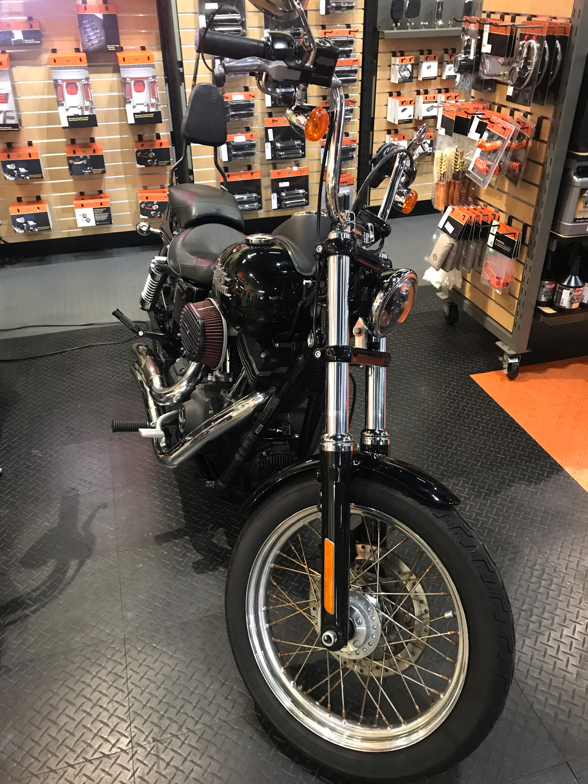 2017 Harley-Davidson DYNA STREETBOB in Lakewood, New Jersey - Photo 3