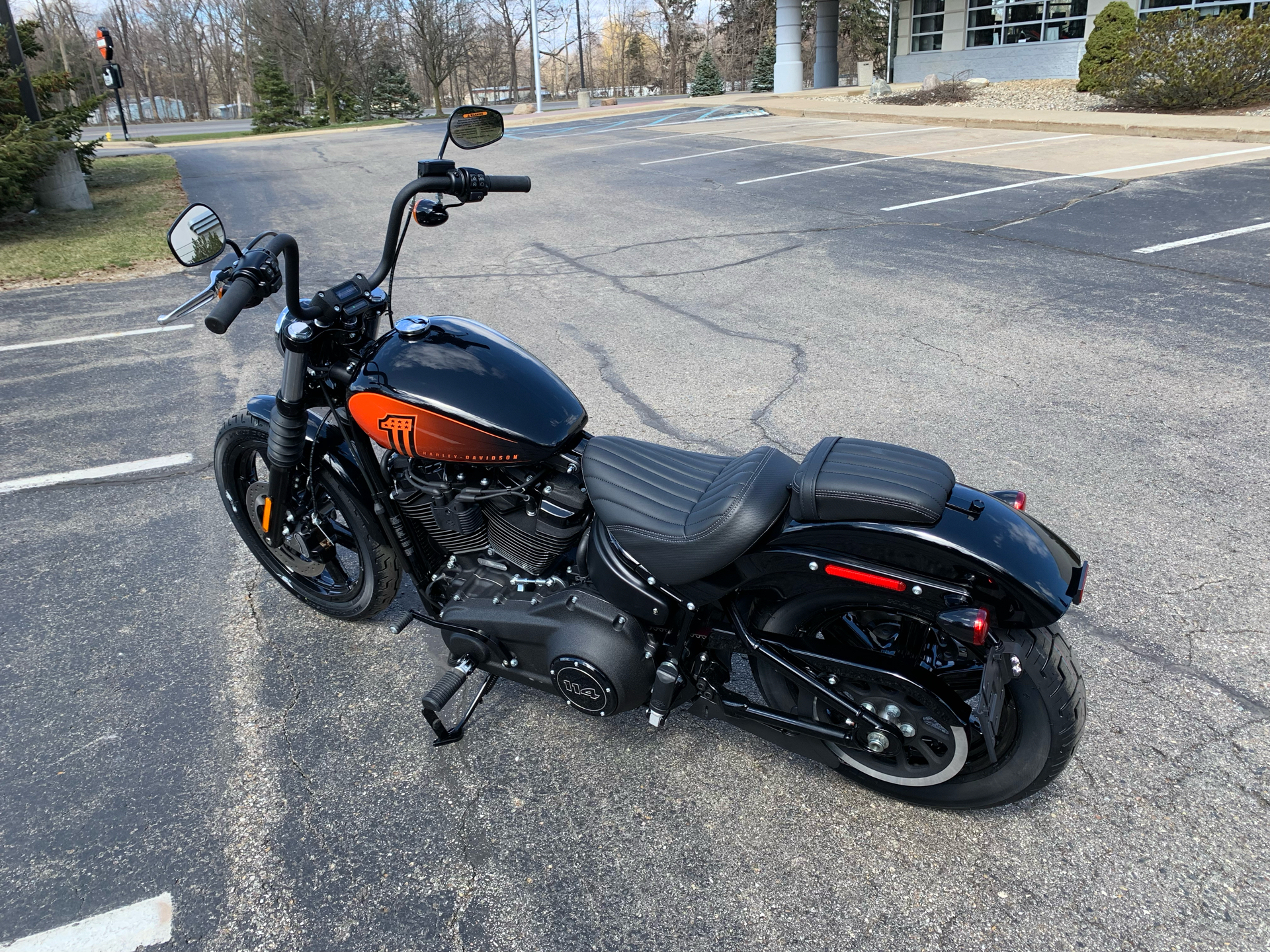 2023 Harley-Davidson Street Bob® 114 in Portage, Michigan - Photo 8