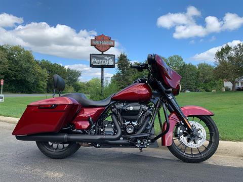 2018 Harley-Davidson Street Glide® Special in Portage, Michigan - Photo 1