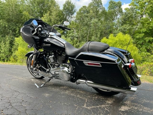 2022 Harley-Davidson Road Glide® in Portage, Michigan - Photo 5