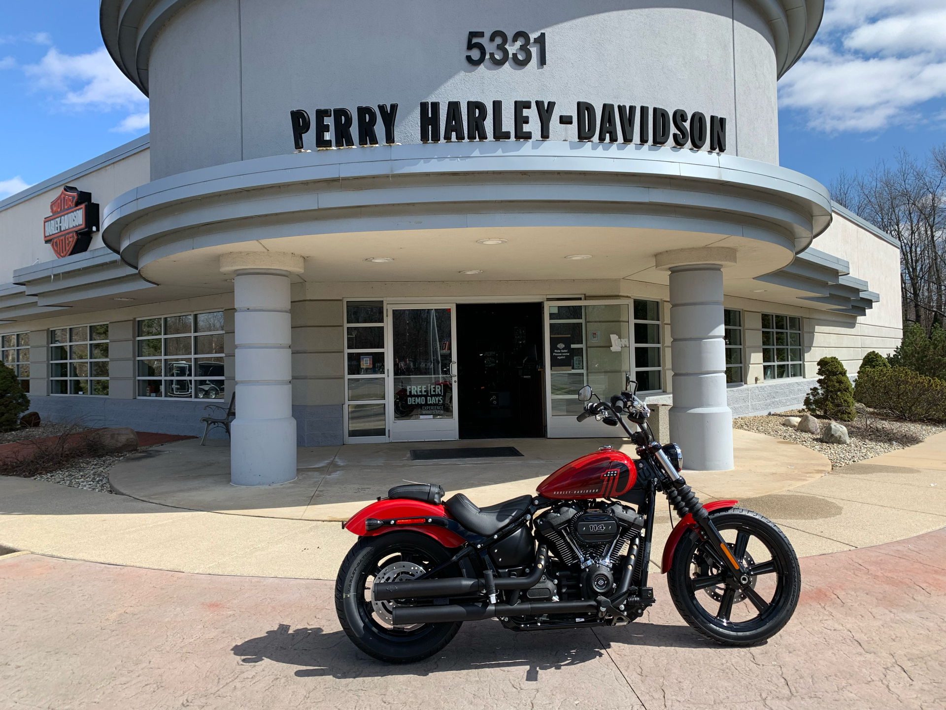 2022 Harley-Davidson Street Bob® 114 in Portage, Michigan - Photo 5