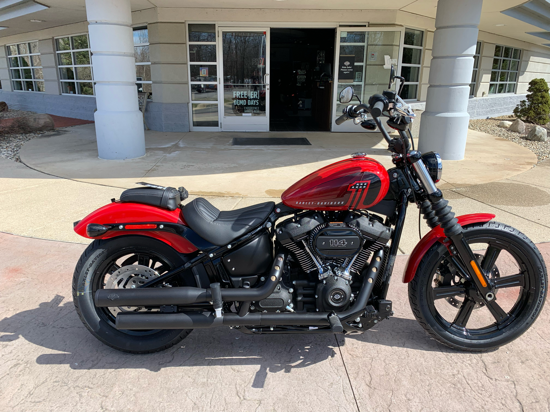 2022 Harley-Davidson Street Bob® 114 in Portage, Michigan - Photo 6