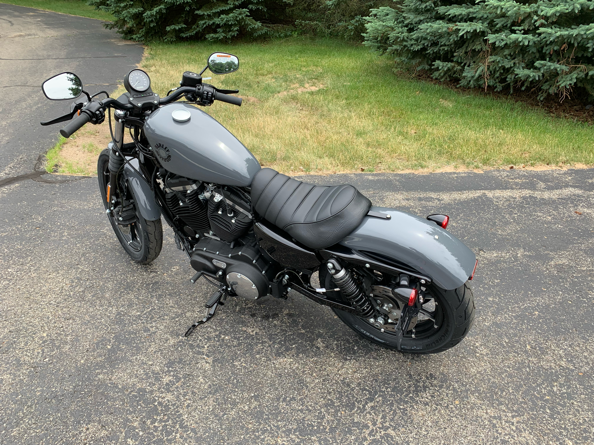 2022 Harley-Davidson Iron 883™ in Portage, Michigan - Photo 5