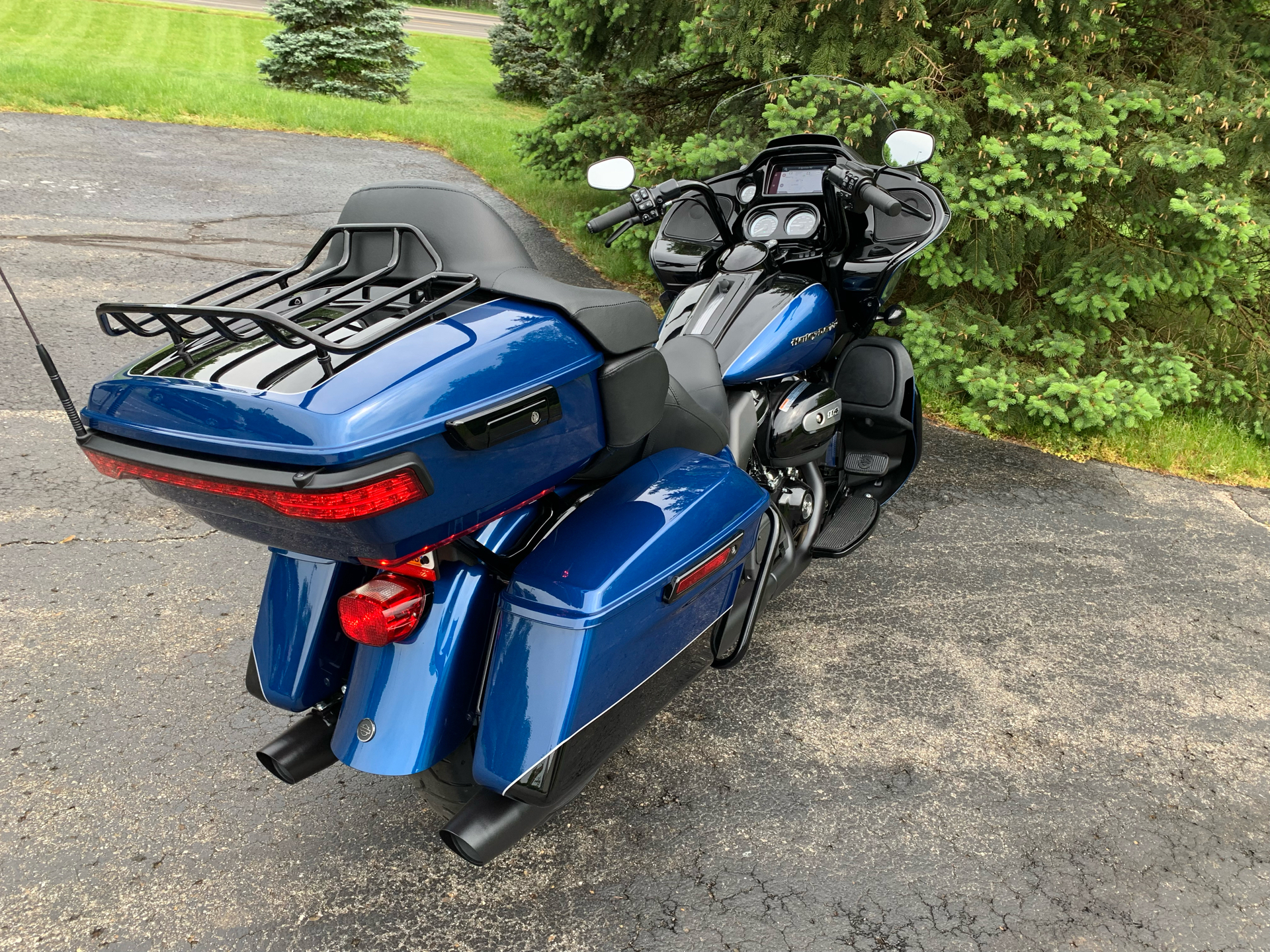 2022 Harley-Davidson Road Glide® Limited in Portage, Michigan - Photo 2