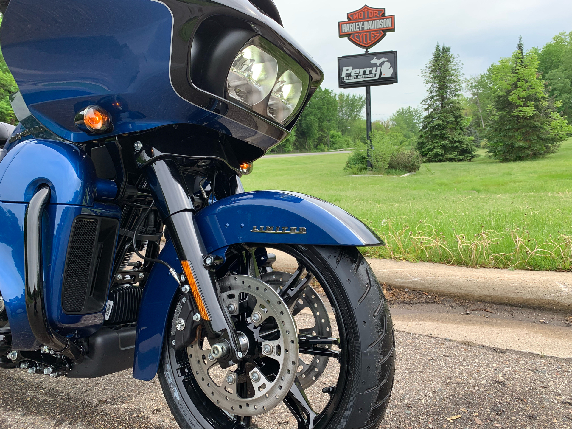2022 Harley-Davidson Road Glide® Limited in Portage, Michigan - Photo 6