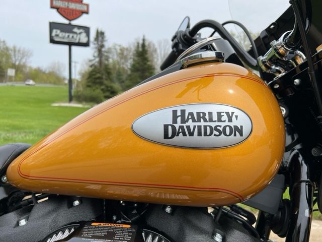2023 Harley-Davidson Heritage Classic 114 in Portage, Michigan - Photo 2