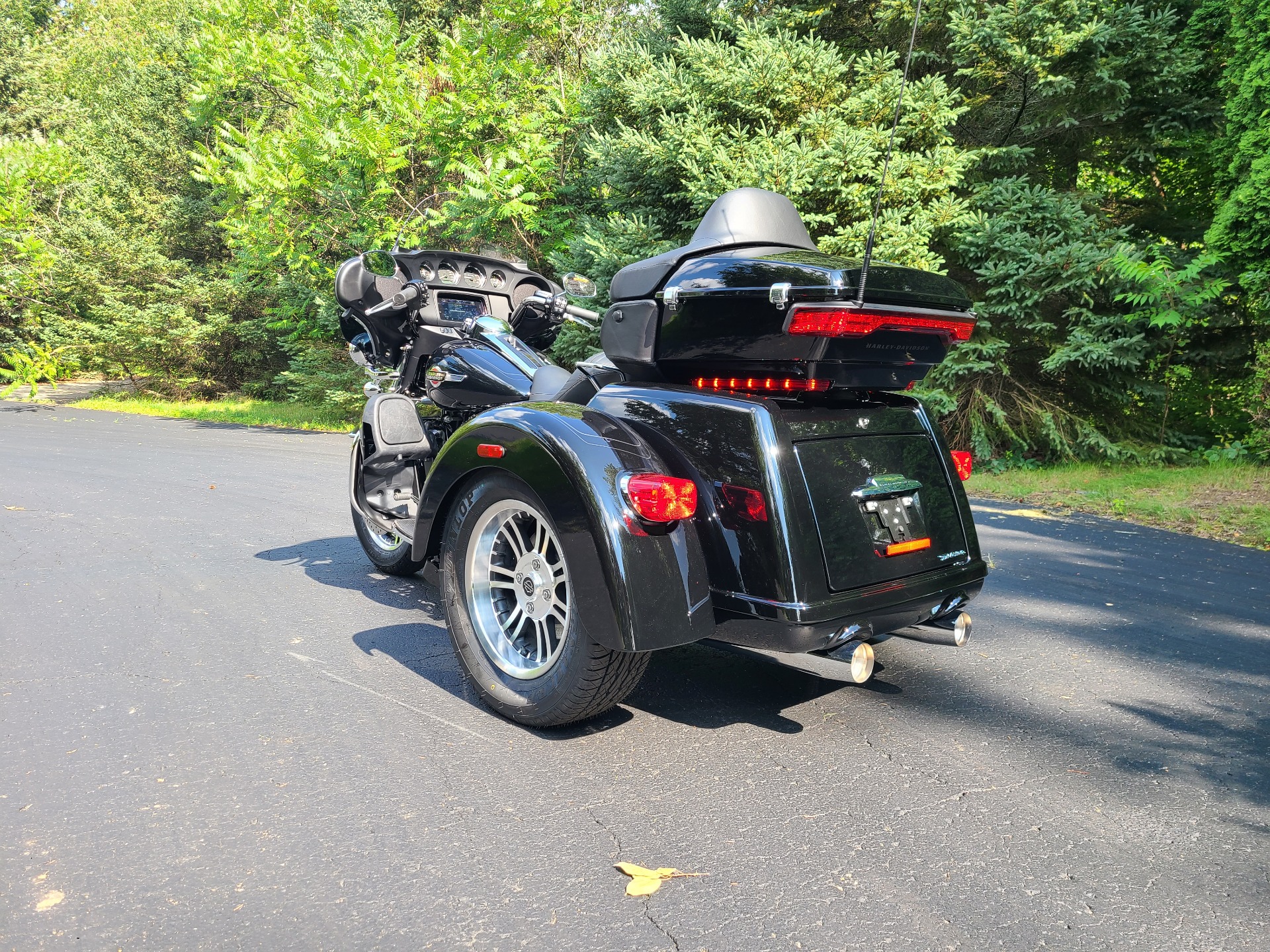 2023 Harley-Davidson Tri Glide® Ultra in Portage, Michigan - Photo 6
