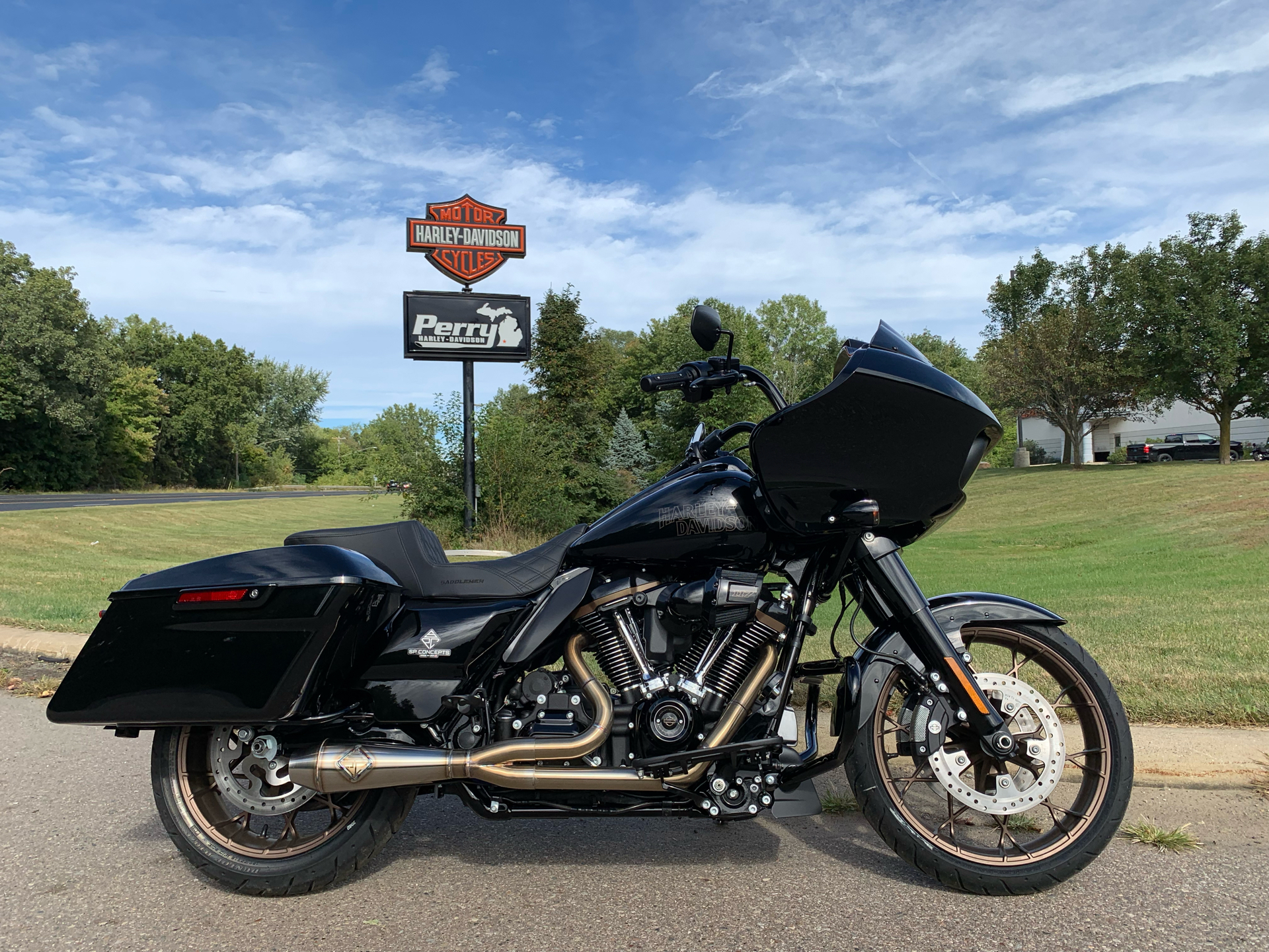 2022 Harley-Davidson Road Glide® ST in Portage, Michigan - Photo 1