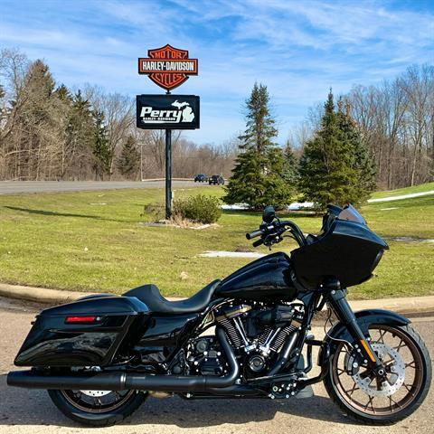 2022 Harley-Davidson Road Glide® ST in Portage, Michigan - Photo 1