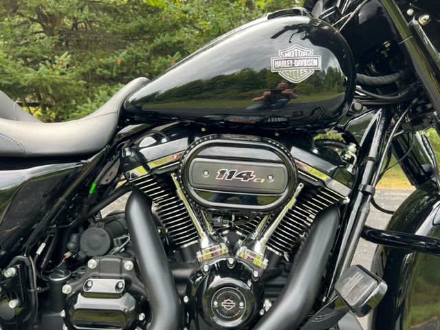 2022 Harley-Davidson Street Glide® Special in Portage, Michigan - Photo 4