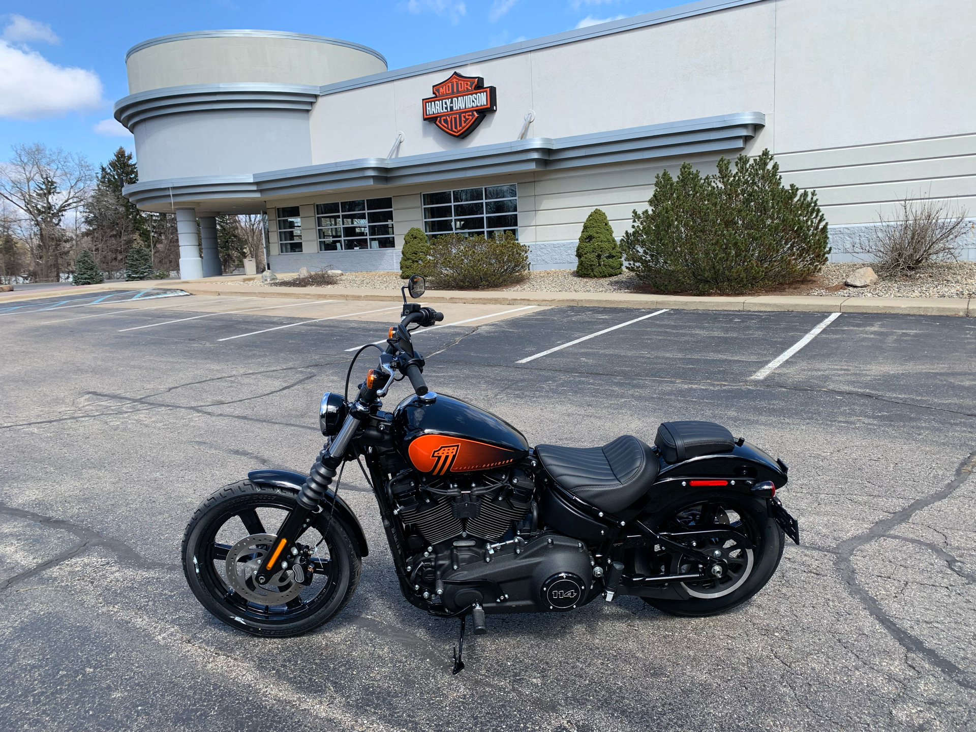 2022 Harley-Davidson Street Bob® 114 in Portage, Michigan - Photo 8
