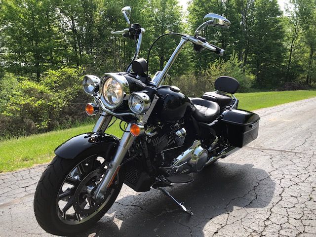 2022 Harley-Davidson Road King® in Portage, Michigan - Photo 10
