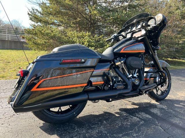 2022 Harley-Davidson Street Glide® Special in Portage, Michigan - Photo 6