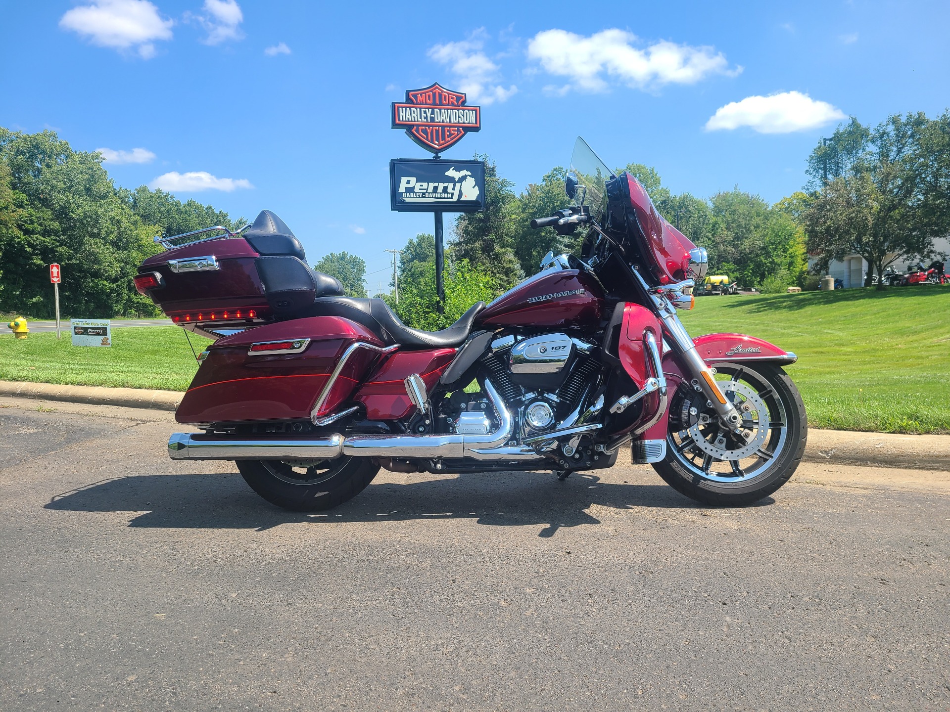 2017 Harley-Davidson Ultra Limited Low in Portage, Michigan - Photo 1