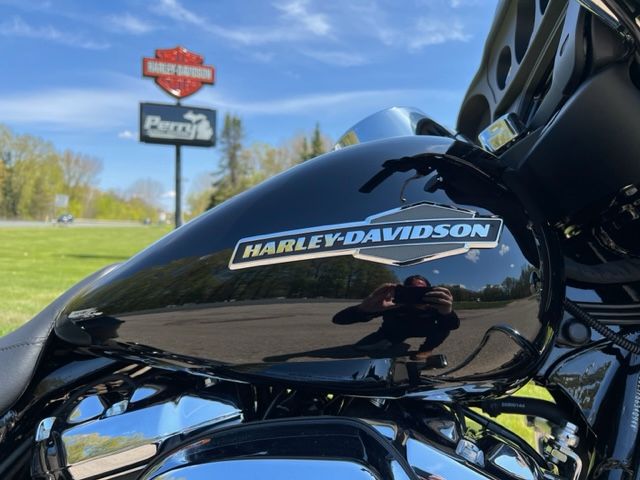 2023 Harley-Davidson Street Glide® in Portage, Michigan - Photo 2