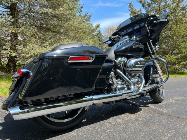 2023 Harley-Davidson Street Glide® in Portage, Michigan - Photo 5
