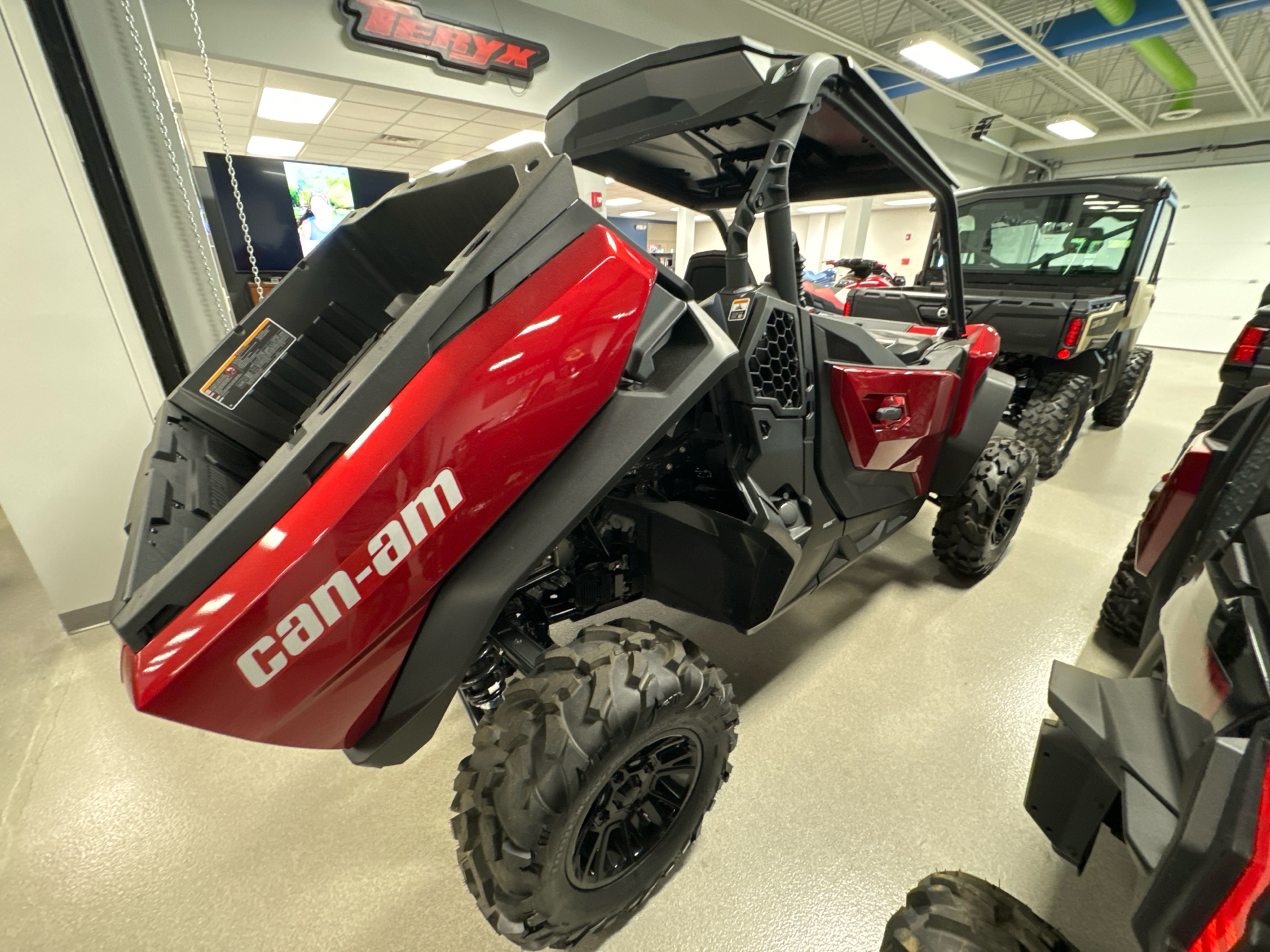 2024 Can-Am Commander XT 1000R in Queensbury, New York - Photo 2