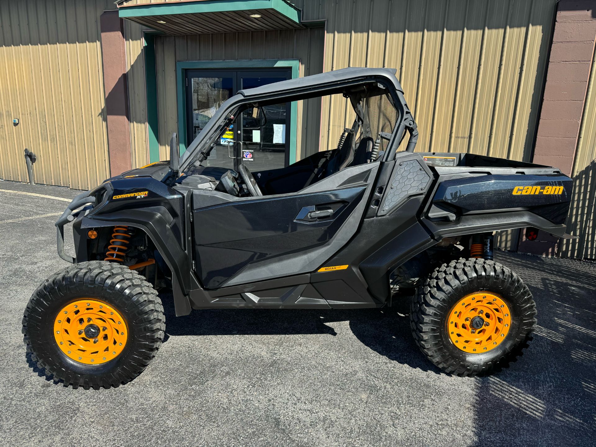 2021 Can-Am Commander X-TP 1000R in Queensbury, New York - Photo 1