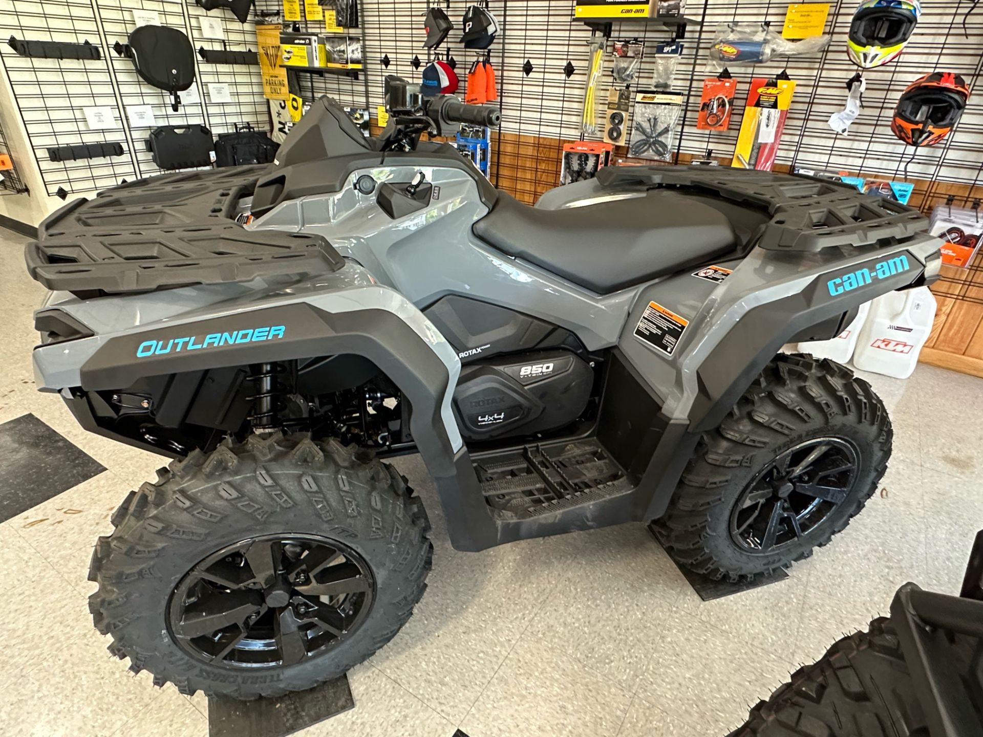 2023 Can-Am Outlander DPS 850 in Hudson Falls, New York - Photo 1