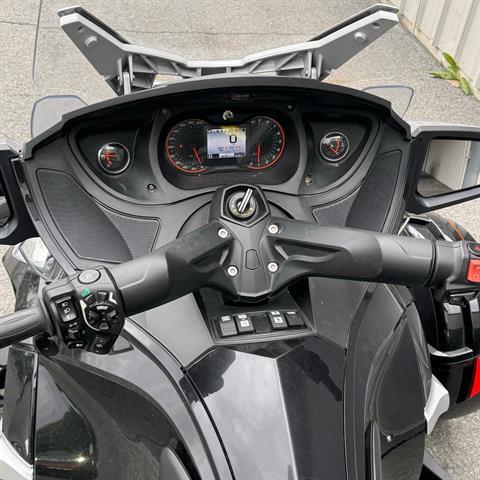 2015 Can-Am Spyder® RT-S SE6 in Queensbury, New York - Photo 4