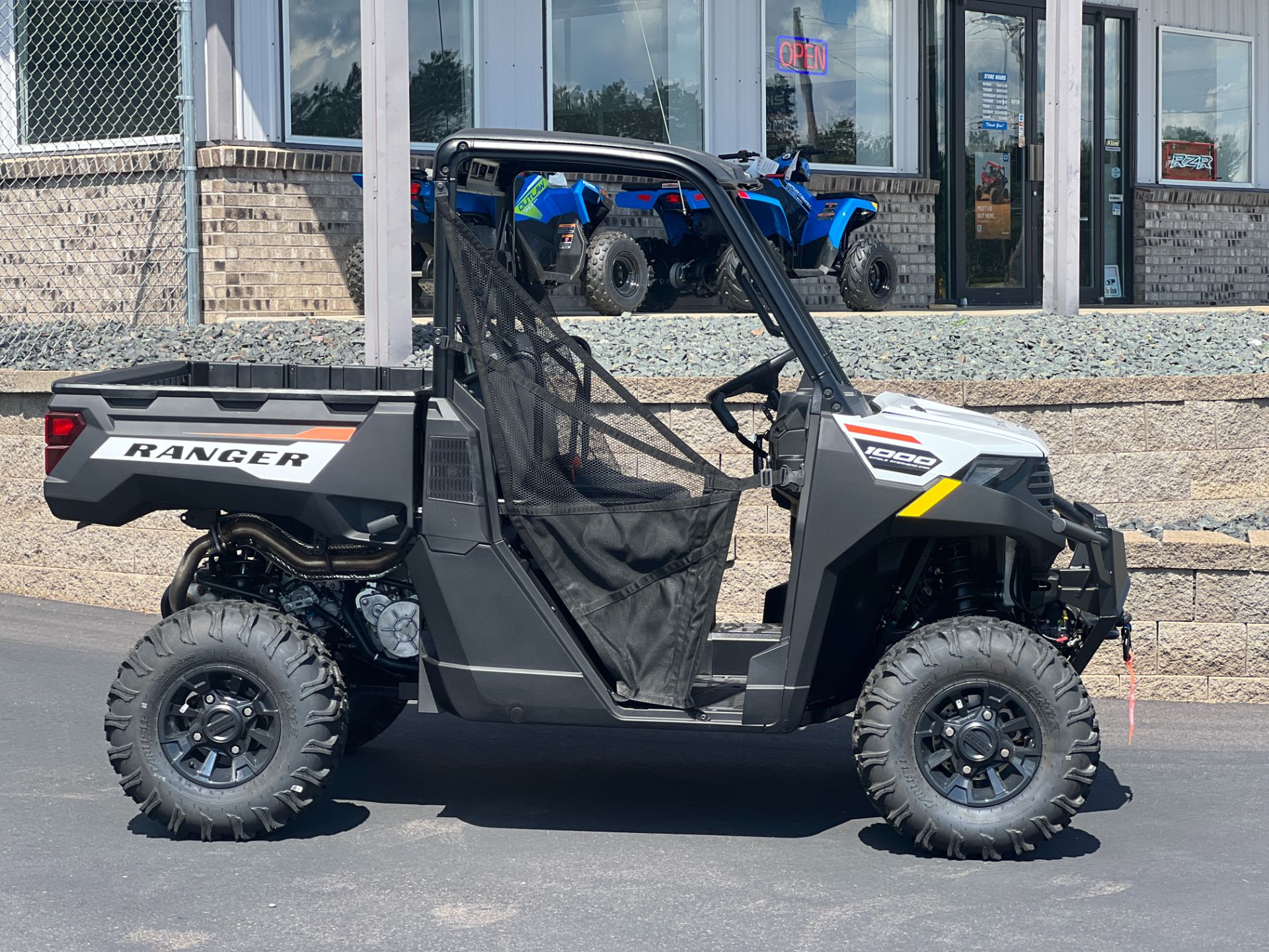 2025 Polaris Ranger 1000 Premium in Altoona, Wisconsin - Photo 2