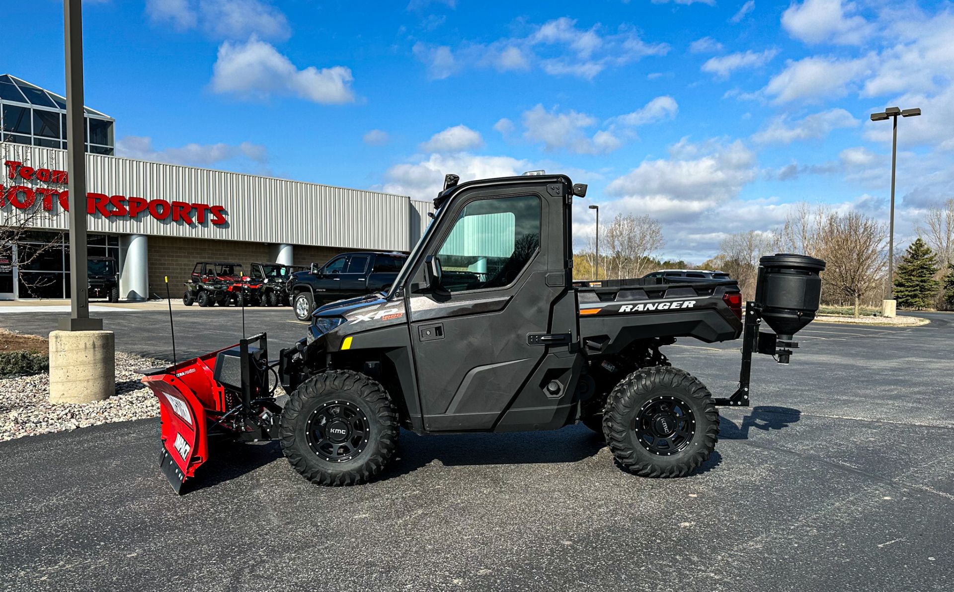 2024 Polaris Ranger XP 1000 Premium in De Pere, Wisconsin - Photo 2