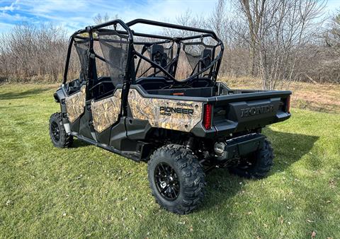 2023 Honda Pioneer 1000-6 Deluxe Crew in De Pere, Wisconsin - Photo 3