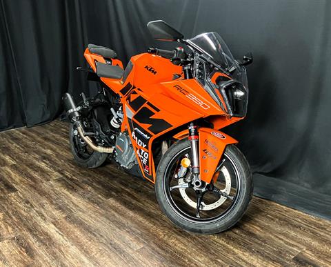 2023 KTM RC 390 in De Pere, Wisconsin - Photo 3