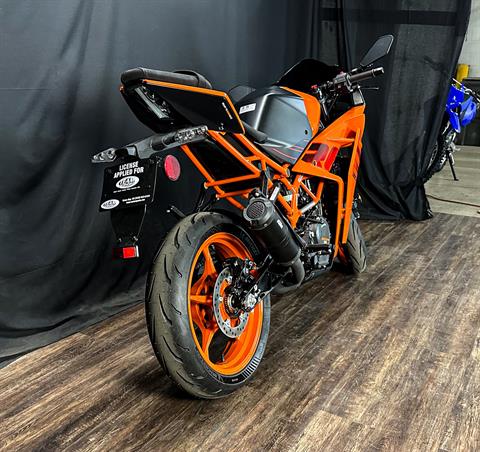 2024 KTM RC 390 in De Pere, Wisconsin - Photo 2