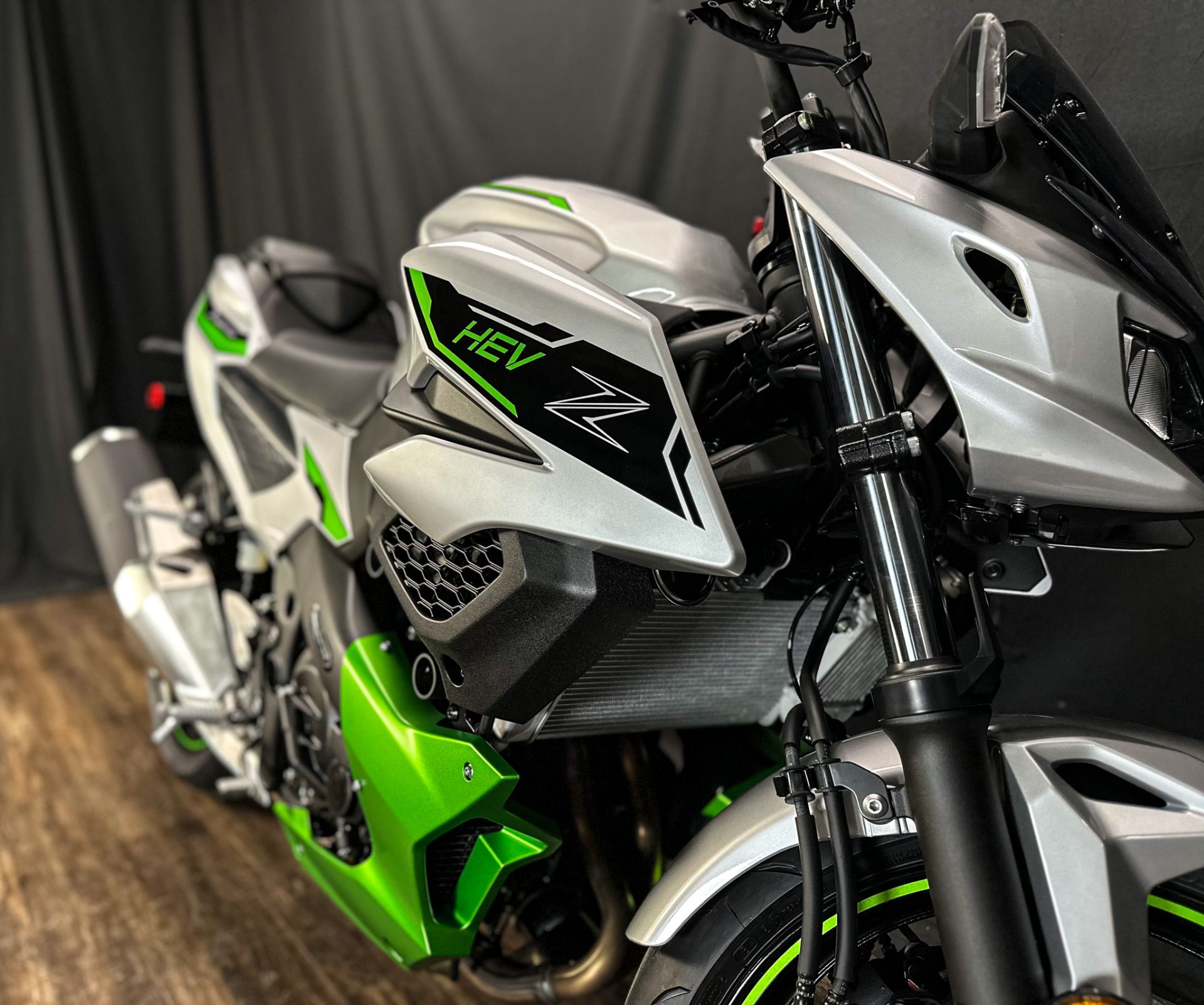 2024 Kawasaki Z7 Hybrid ABS in De Pere, Wisconsin - Photo 2