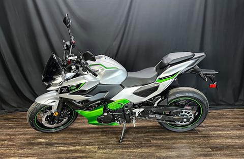 2024 Kawasaki Z7 Hybrid ABS in De Pere, Wisconsin - Photo 4