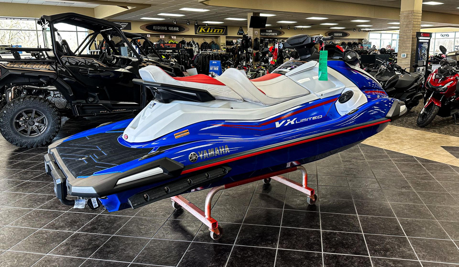 2023 Yamaha VX Limited in De Pere, Wisconsin - Photo 3