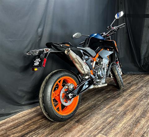 2023 KTM 890 Duke R in De Pere, Wisconsin - Photo 2