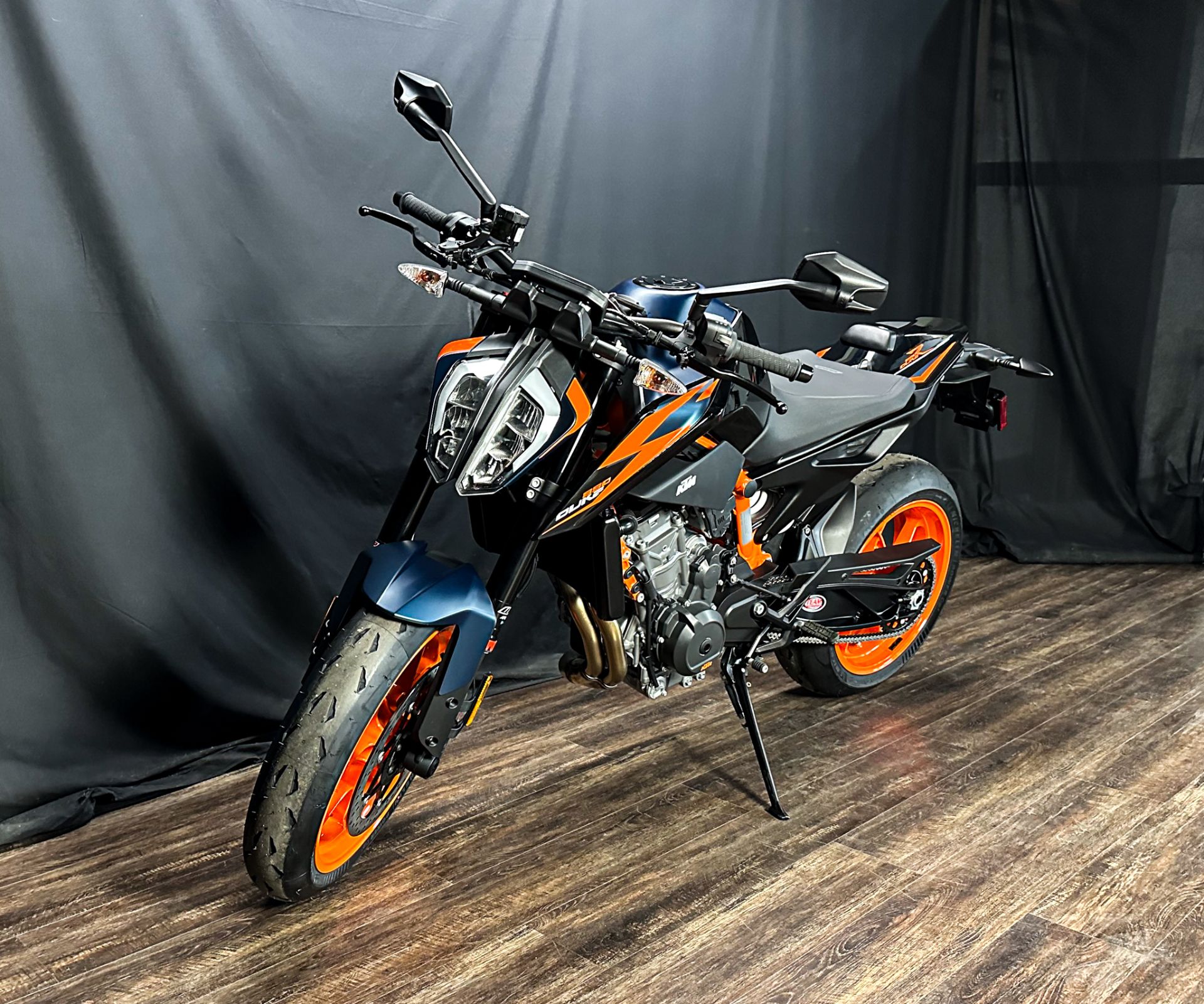 2023 KTM 890 Duke R in De Pere, Wisconsin - Photo 3